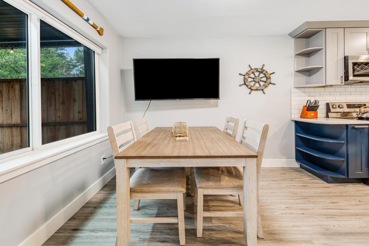 Surfside Villa Westport Bagian luar foto