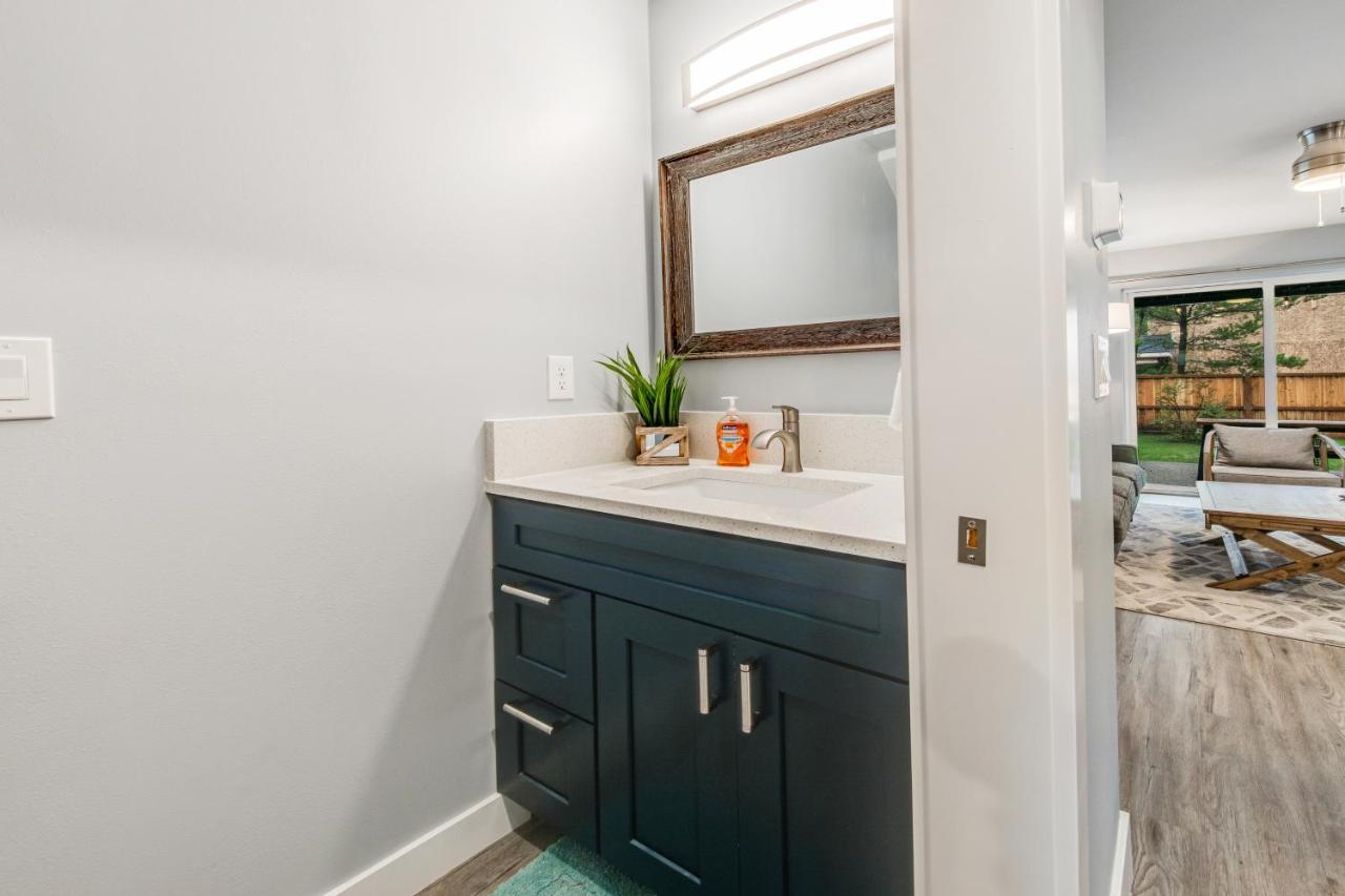 Surfside Villa Westport Bagian luar foto
