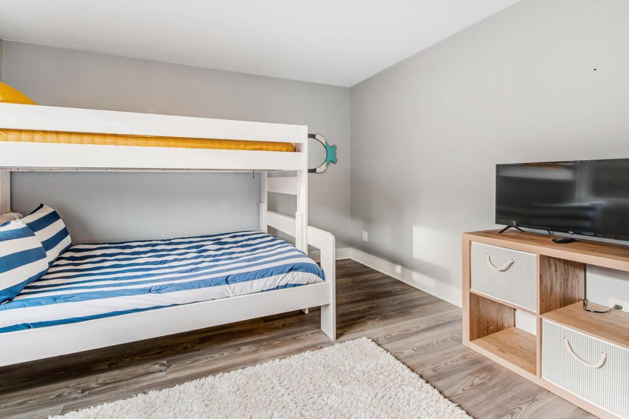Surfside Villa Westport Bagian luar foto