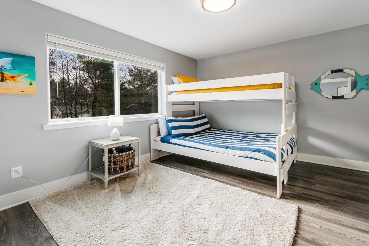 Surfside Villa Westport Bagian luar foto