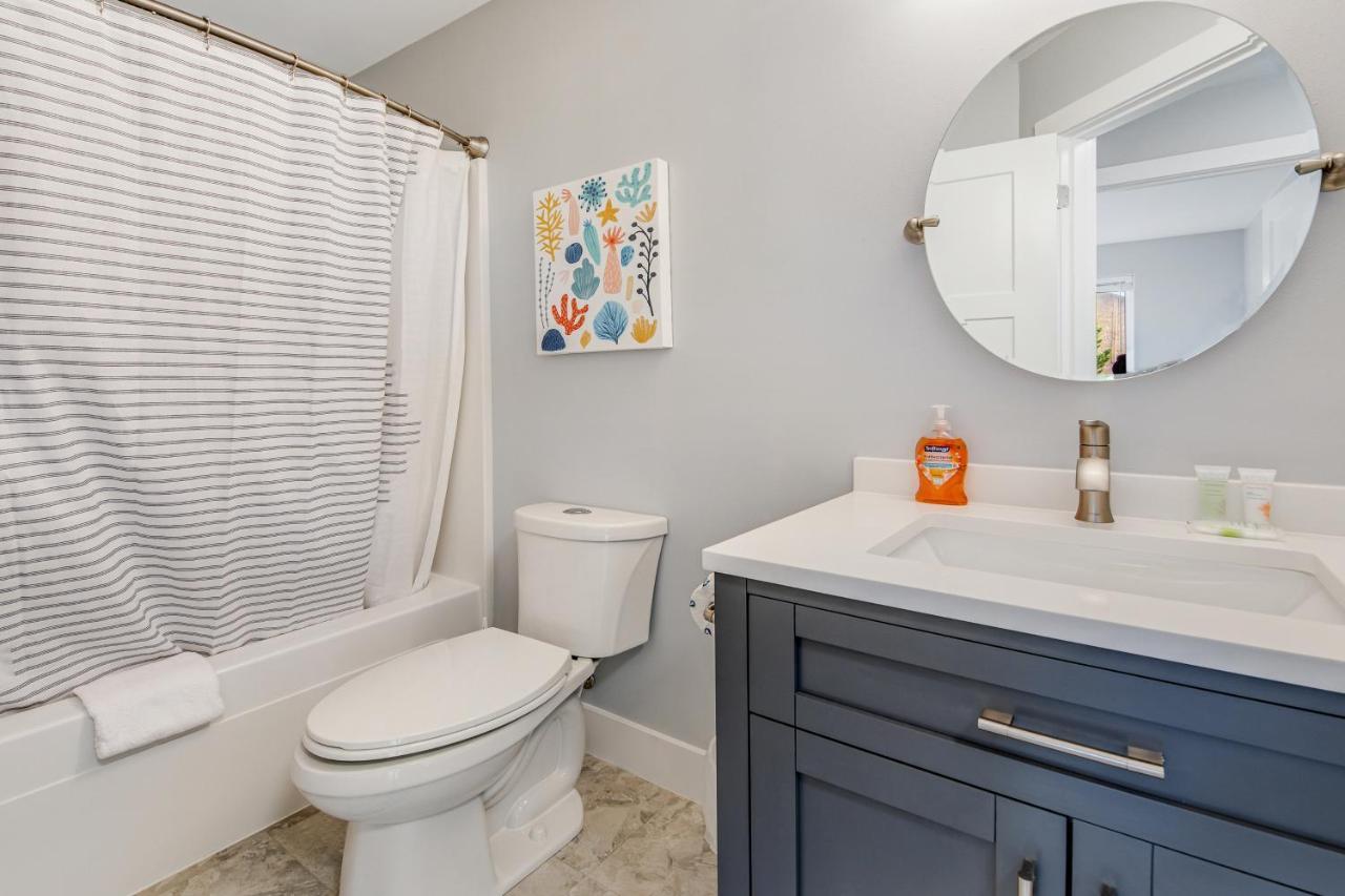 Surfside Villa Westport Bagian luar foto